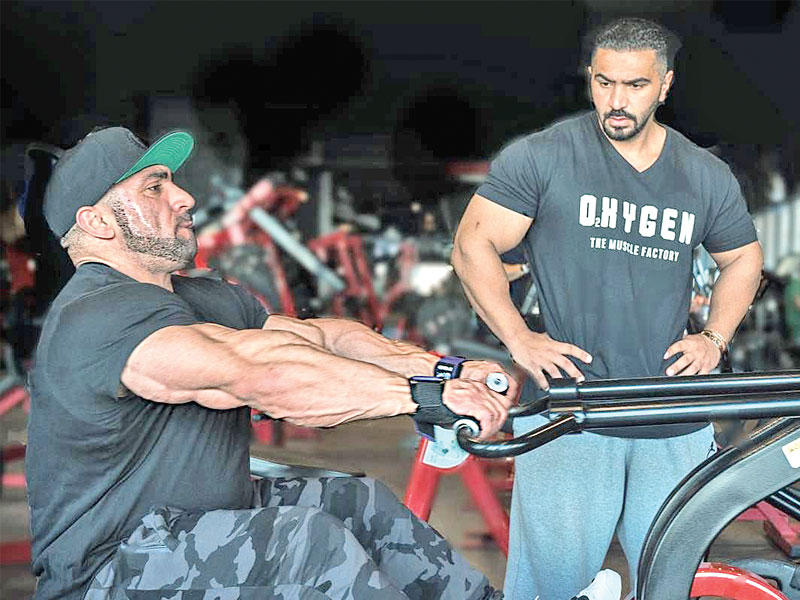 أحمد عسكر يشرف على تدريب أحمد أشكناني