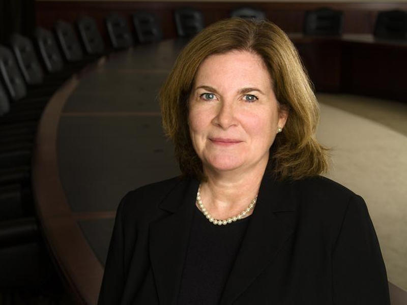 رئيسة الاحتياطي الفدرالي بمدينة كانساس سيتي، إستير جورج