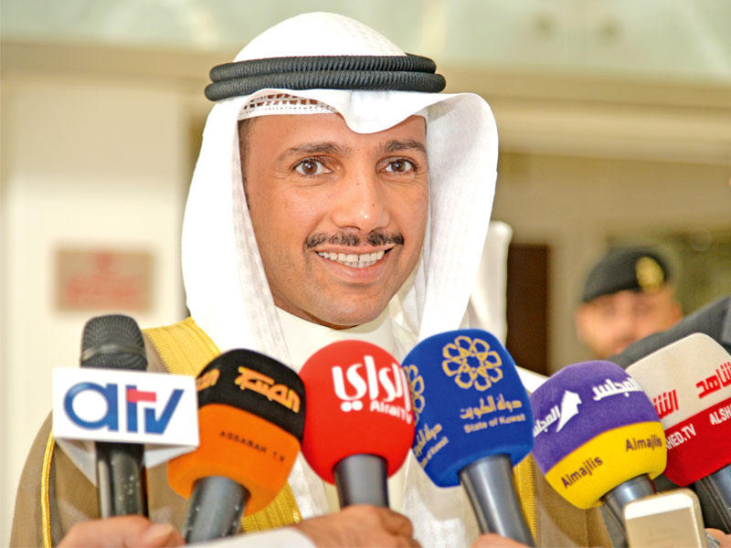 الغانم متحدثاً للصحافيين أمس