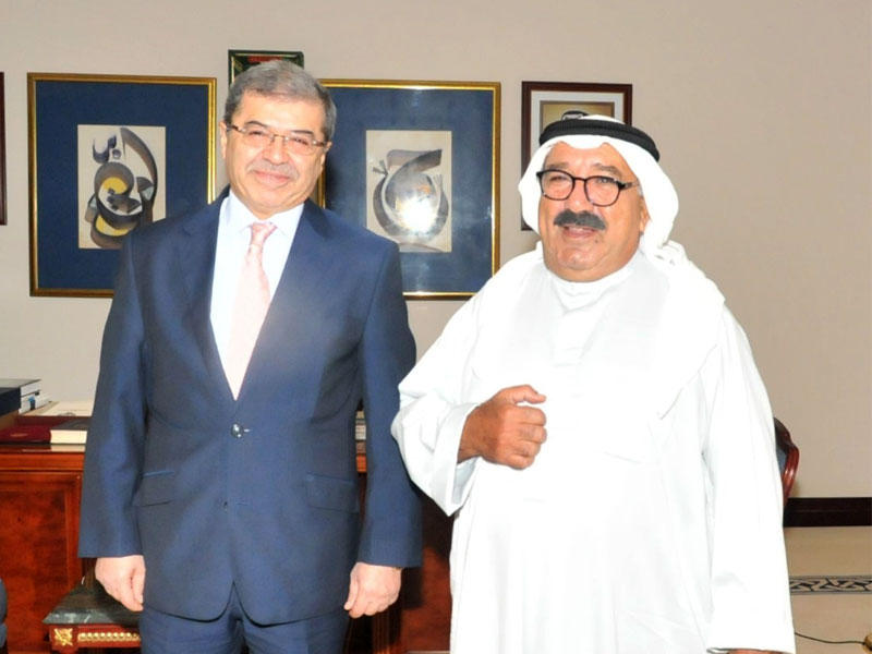 وزير الديوان مستقبلاً سفير العراق 