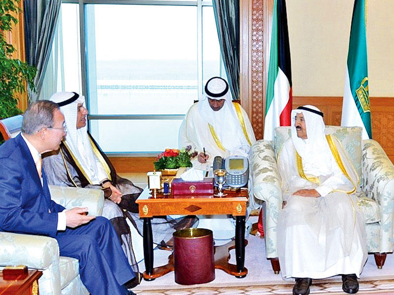 الأمير مستقبلاً بان كي مون بحضور الخالد والجراح