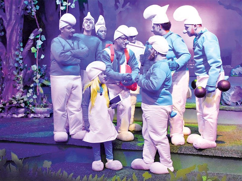 لقطة من مسرحية «حكاية سنفور 2»