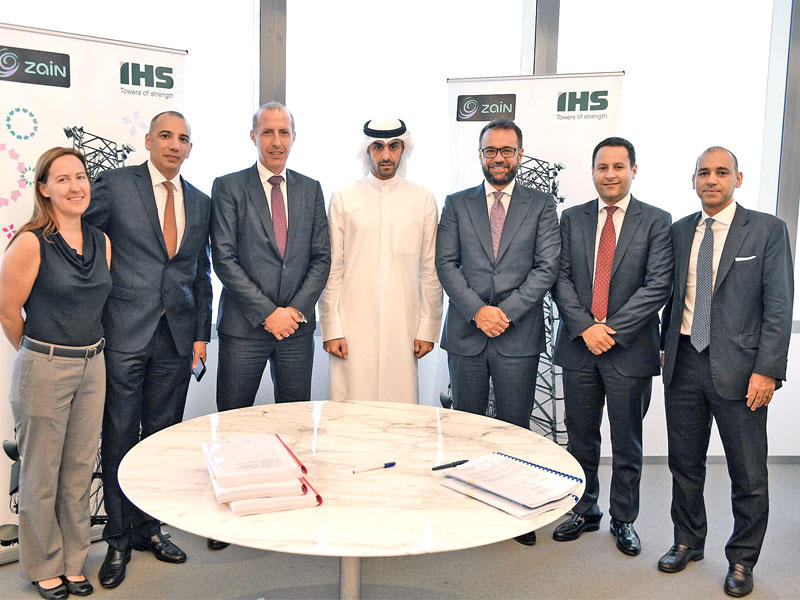 بدر الخرافي يتوسط مسؤولي «زين» وشركتي آي اتش اس وتاور شير مانجمنت