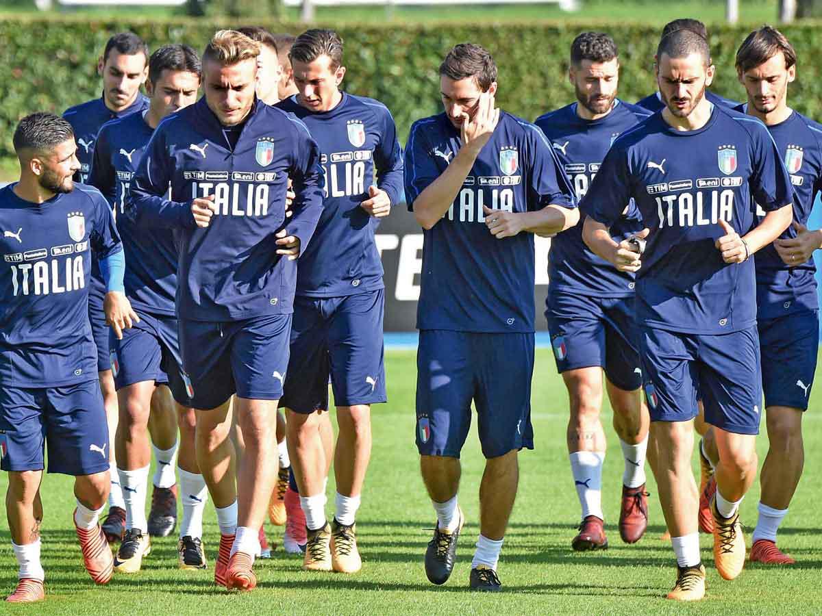 لاعبو المنتخب الإيطالي خلال تدريبات سابقة