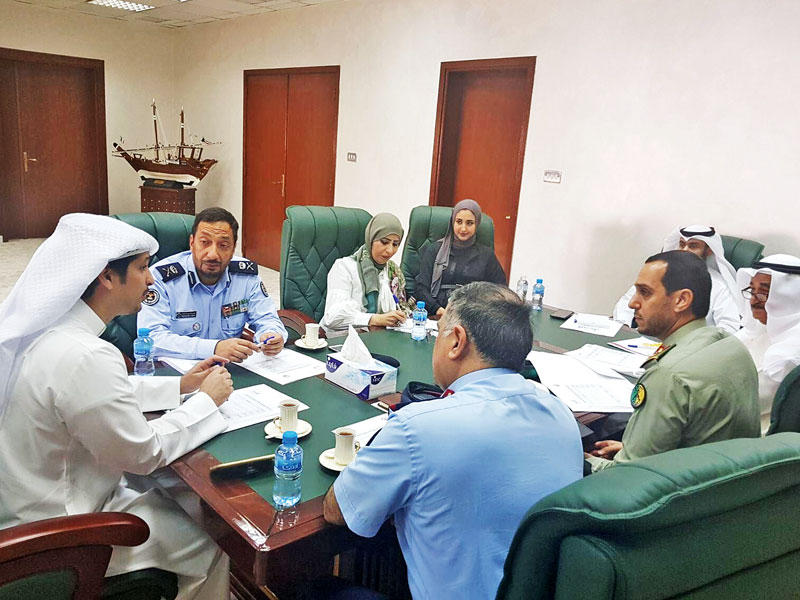  المطيري خلال اجتماع فريق «التنمية» في الكليات العسكرية