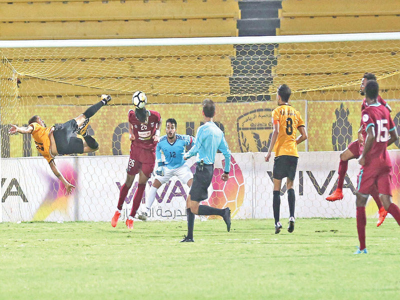 كرة خطيرة للقادسية على مرمى النصر (تصوير جورج رجي)