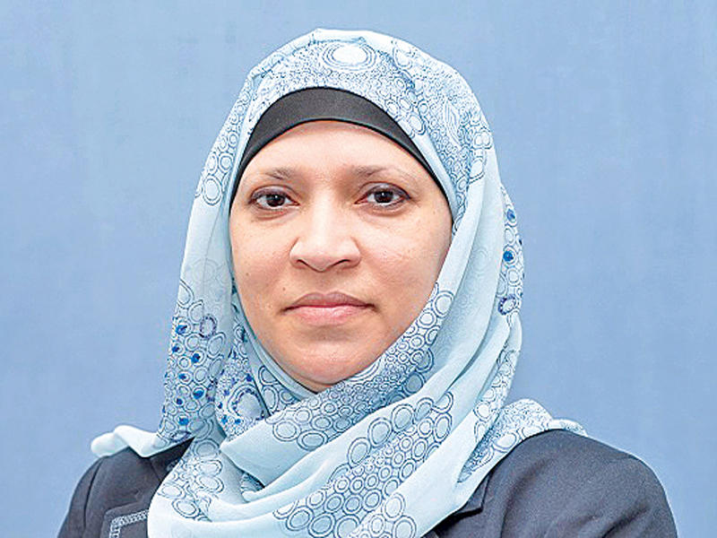 مديرة إدارة الرقابة على الشؤون الاقتصادية والتنظيمية بالديوان فاطمة البصيري