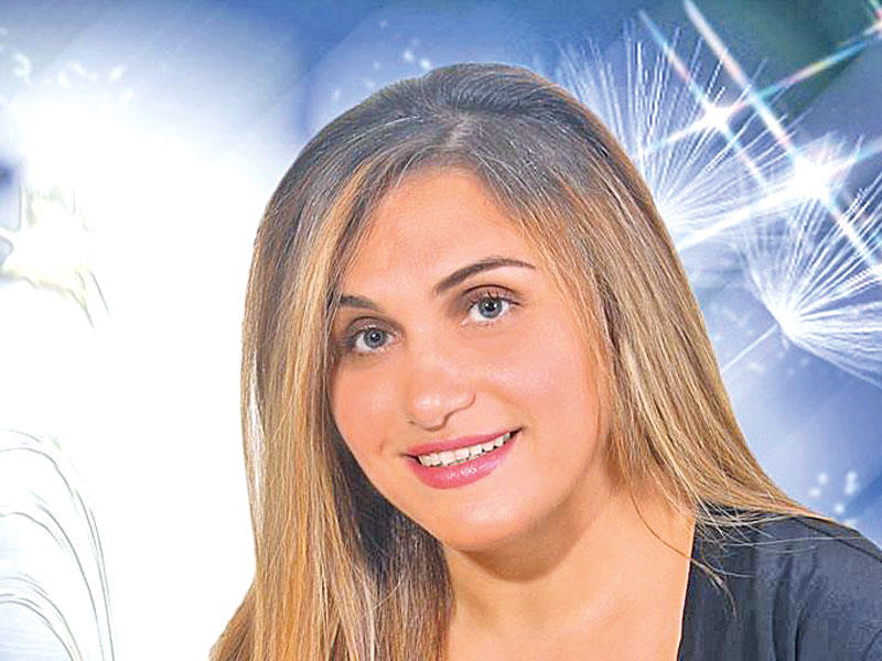 الروائية نسرين بلوط