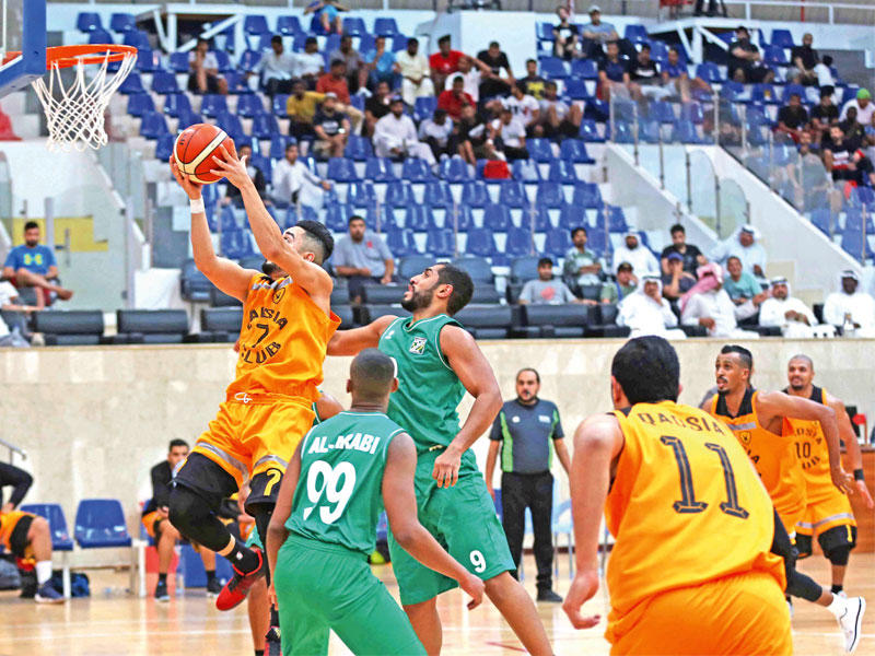 محاولة التسجيل في سلة العربي   (تصوير جورج رجي)