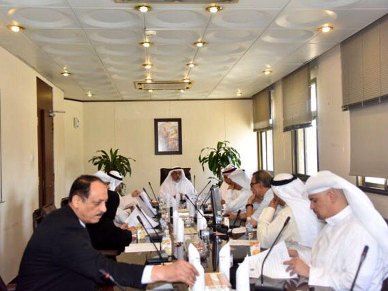 جانب من اجتماع لجنة التخييم