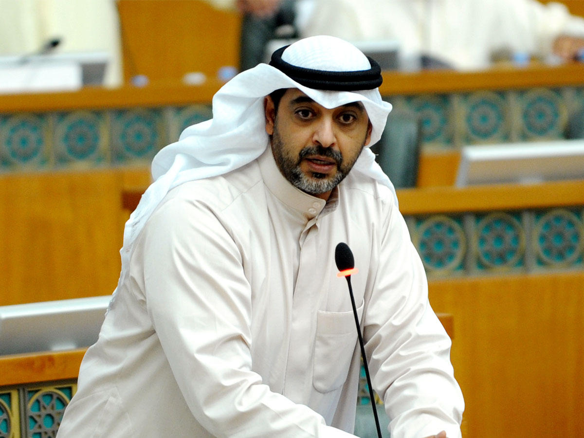 وزير الدولة لشؤون مجلس الوزراء وزير الإعلام بالوكالة الشيخ محمد العبدالله