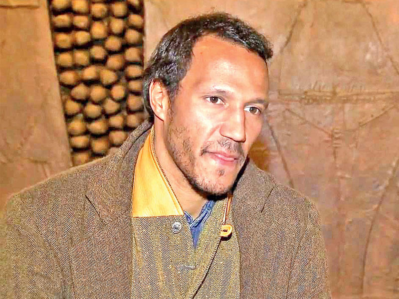 المدافع الدولي الفرنسي السابق جوناتان زيبينا