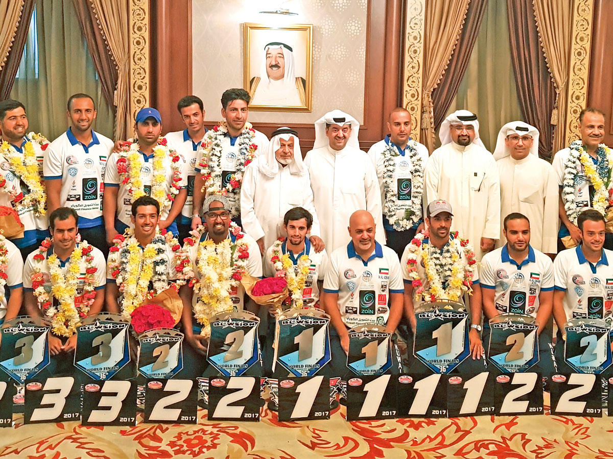 فريق «زين» أثناء استقبال أبطال المنتخب في قاعة التشريفات