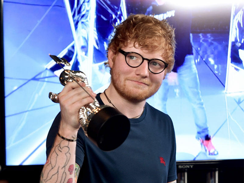 نجم البوب الشهير إد شيران