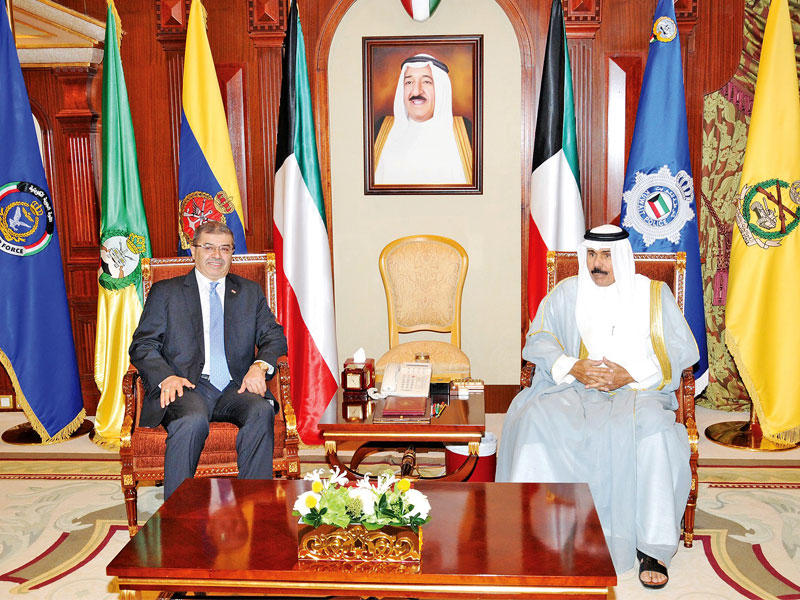 ولي العهد مستقبلاً سفير العراق أمس