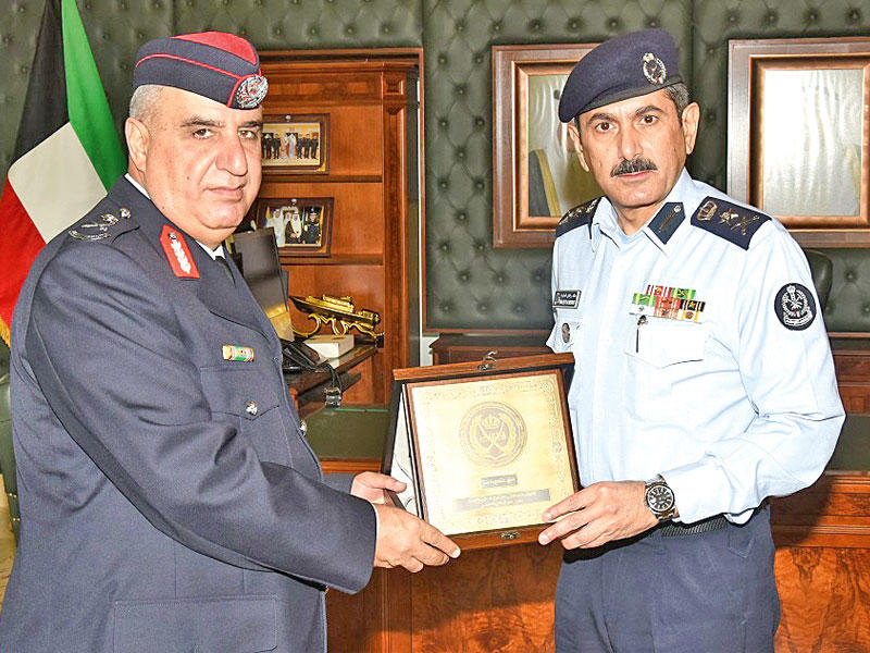 المكراد مستقبلاً المسؤول الأردني