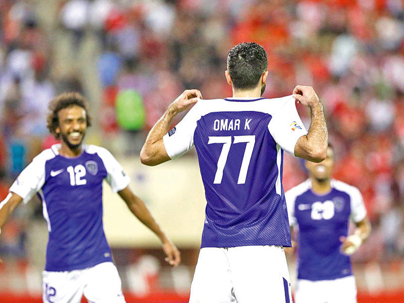 عمر خريبين يحتفل على طريقته الخاصه برفع اسمه