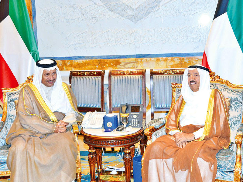 سمو أمير البلاد مستقبلاً جابر المبارك أمس