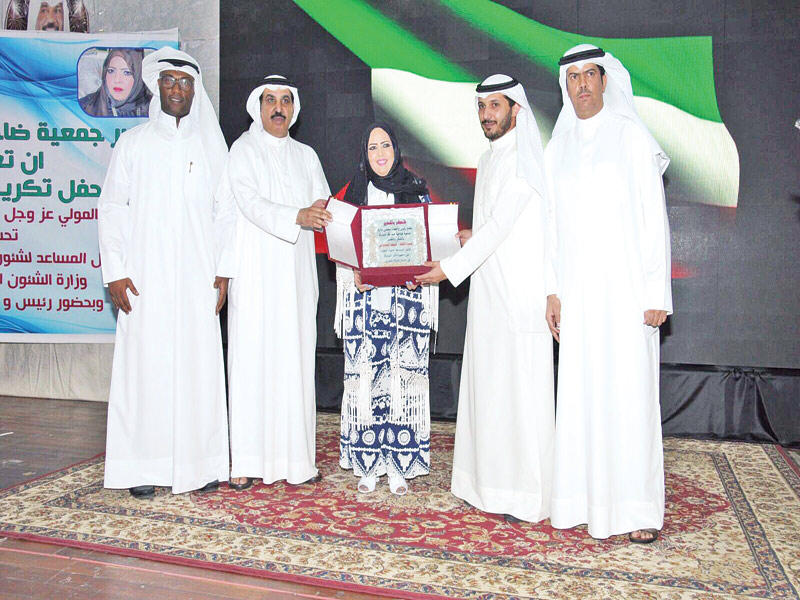 تكريم العدواني خلال الاحتفال 