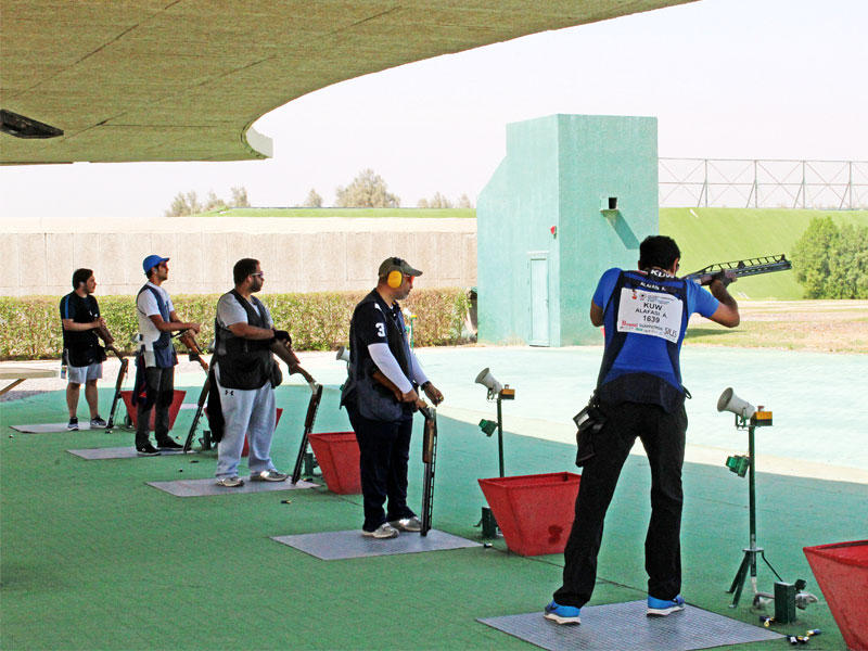 جانب من منافسات الدبل تراب 