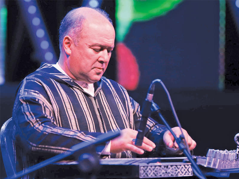 أحمد الخليع مؤسس الفرقة