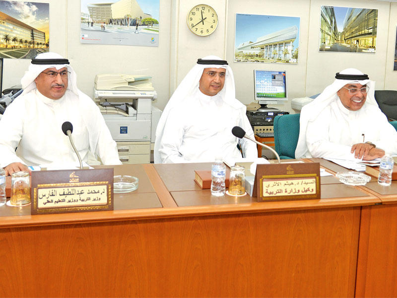 الفارس والأثري ومقصيد في اجتماع «التعليمية»n