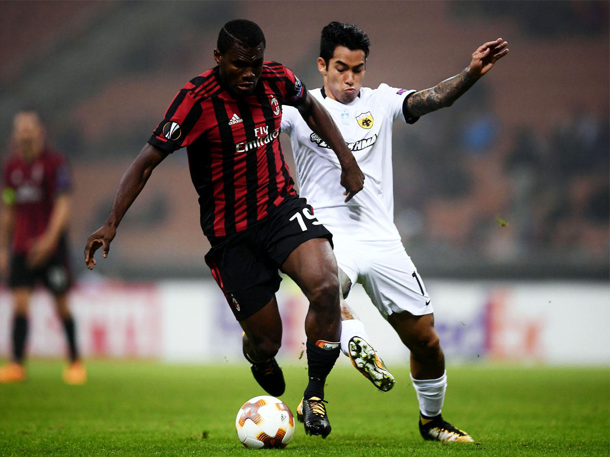 جانب من لقاء اي سي ميلان وجنوى