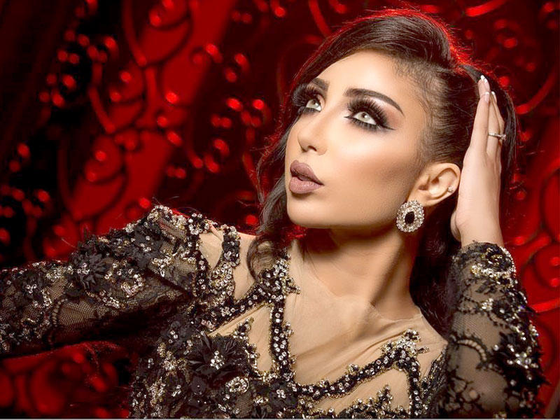 الفنانة المغربية دنيا بطمة