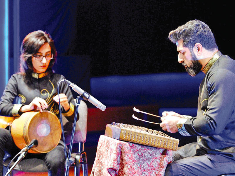 مرادفار وخليلنزاد أثناء الأمسية