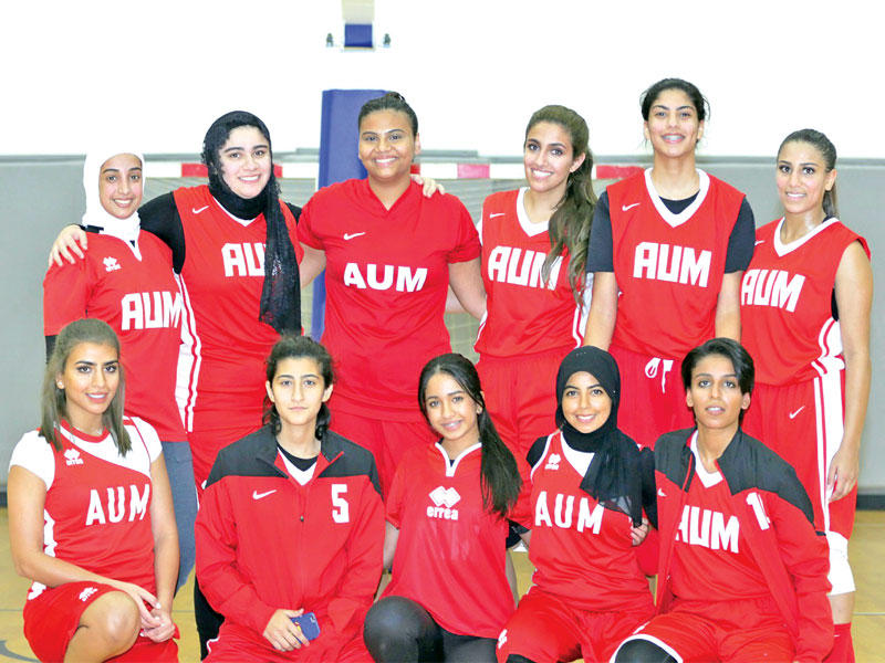 صورة جماعية لفريق جامعة الشرق الأوسط الأميركية