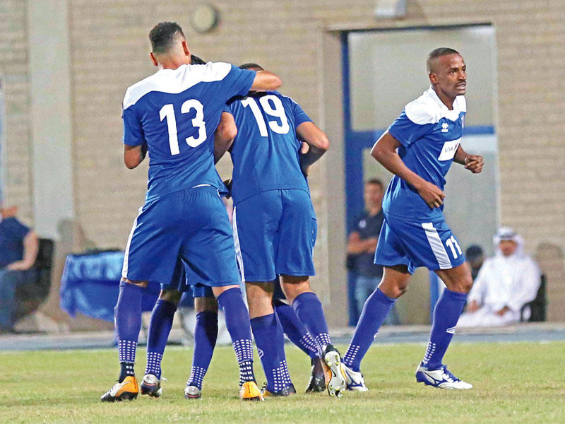 محترفو التضامن في مباراة الفريق الأخيرة أمام الجهراء