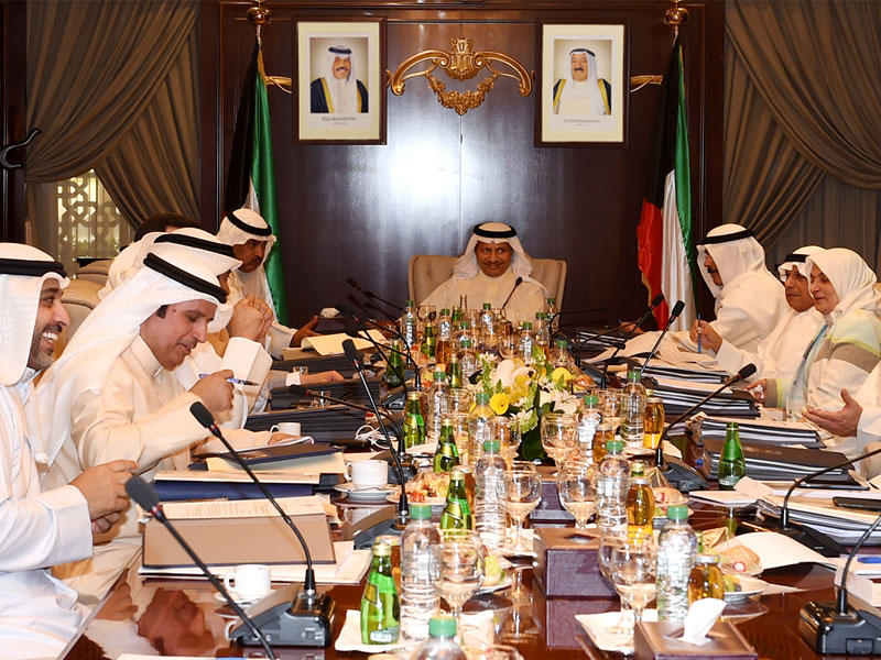 المبارك مترئسا اجتماع مجلس الوزراء امس