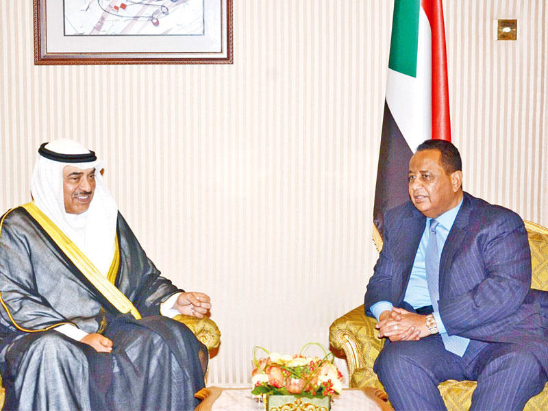 صباح الخالد خلال لقائه نظيره السوداني