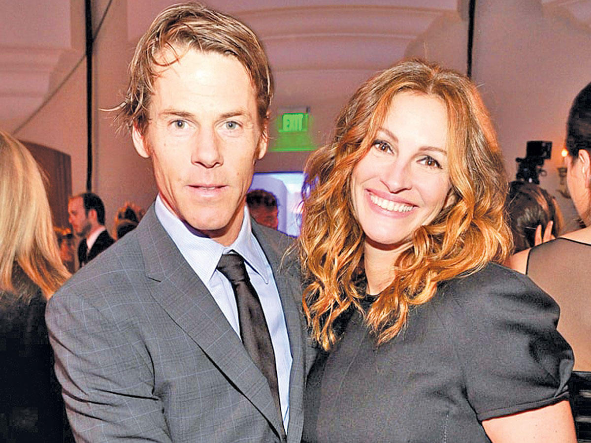 جوليا روبرتس وزوجها 