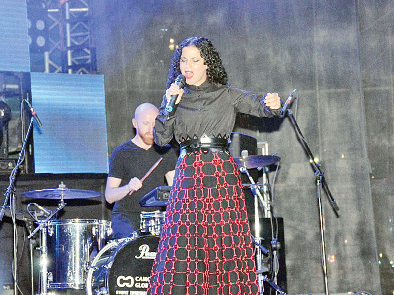 آمال مثلوثي