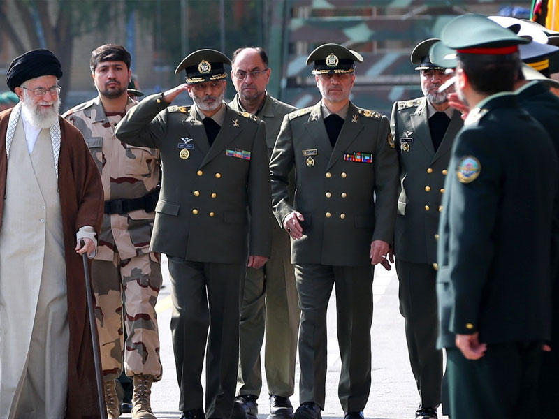 خامنئي يصل أمس الى حفل تخريج ضباط (ارنا)