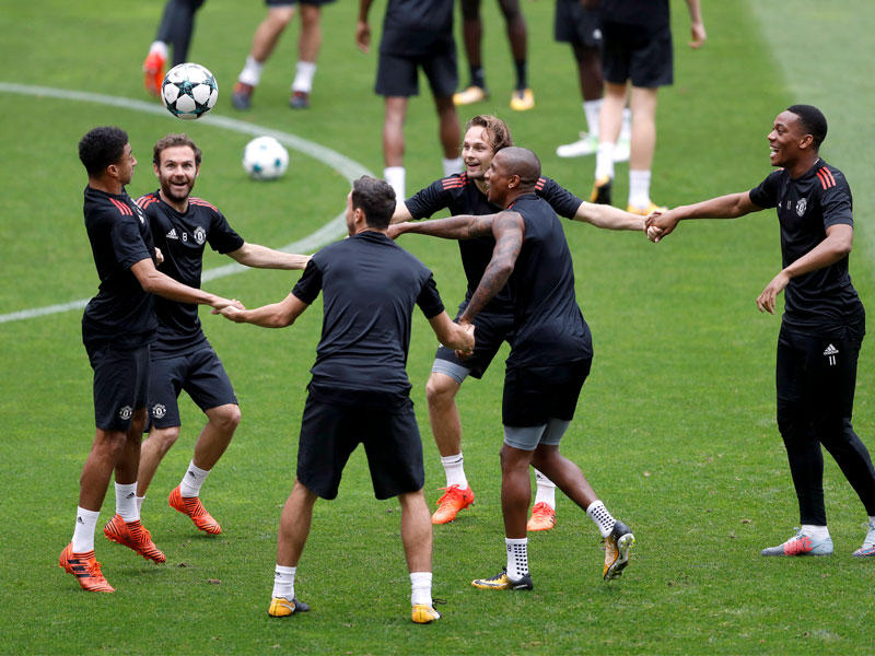 جانب من تدريبات اليونايتد