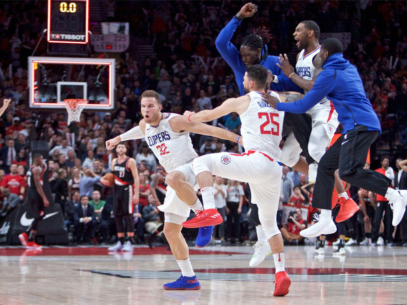 فرحة لاعبي كليبرز بعد الفوز