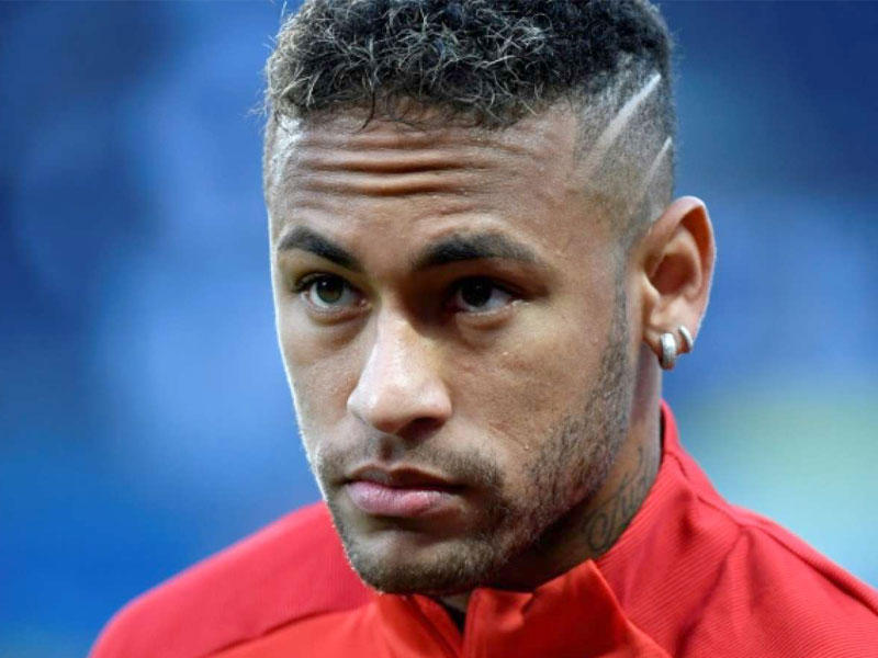 نجم باريس سان جرمان الدولي البرازيلي نيمار