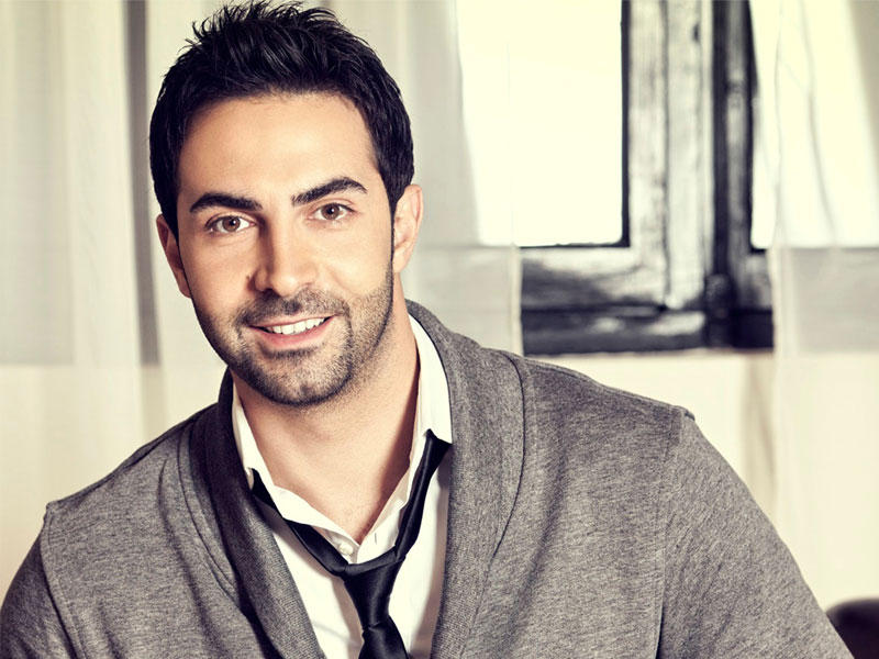 كارلوس عازار