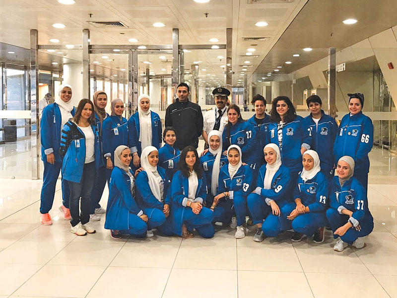 سيدات الهوكي قبيل المغادرة 