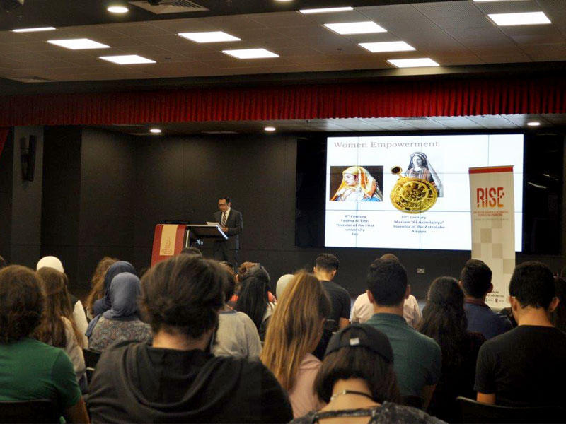  جانب من المحاضرة