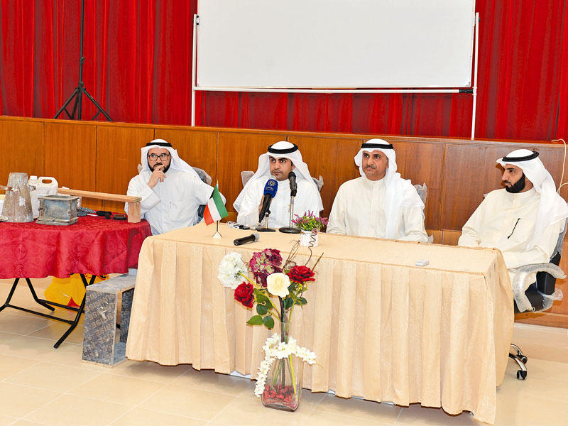 مشاركون في ورشة الأحمدي