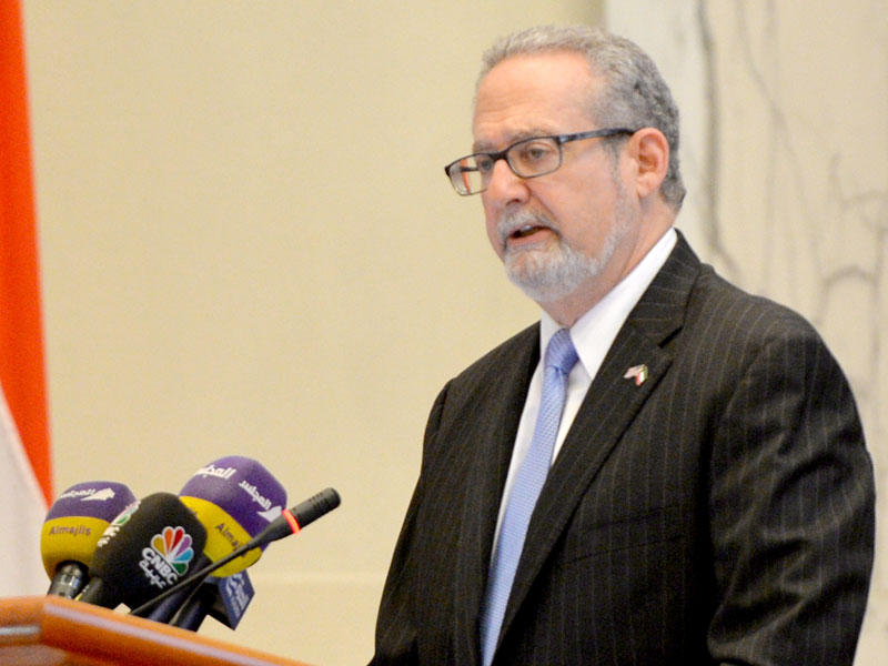  السفير الأميركي لدى البلاد  لورانس سيلفرمان