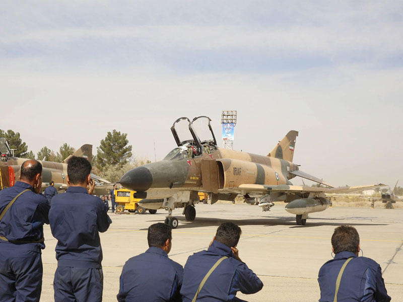 تحضيرات في قاعدة إيرانية بأصفهان لانطلاق مناورات جوية اليوم (ارنا)