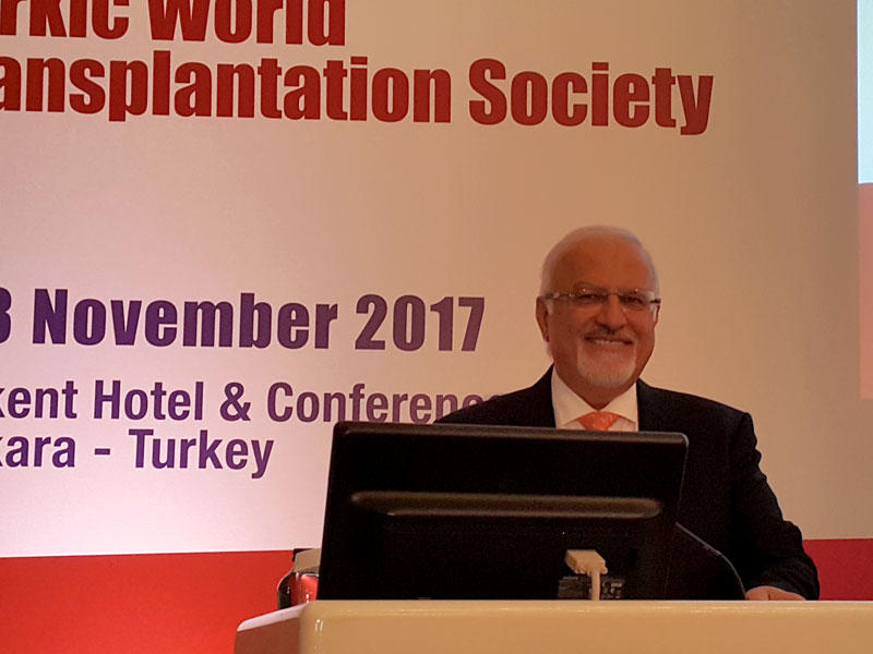 رئيس مركز حامد العيسى لزراعة الأعضاء الدكتور مصطفى الموسوي