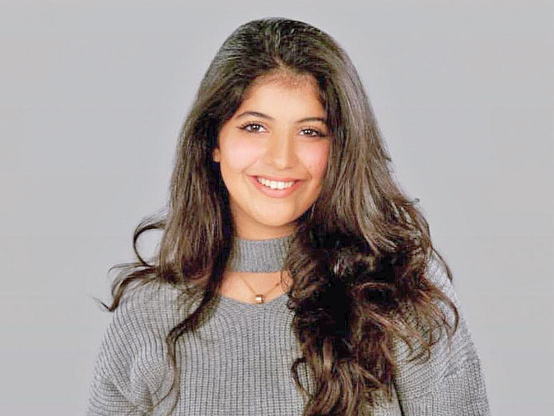  رئيس لجنة المشاريع الطلابية في رابطة طلبة جامعة الخليج للعلوم والتكنولوجيا (GUST) هنوف المخلد 