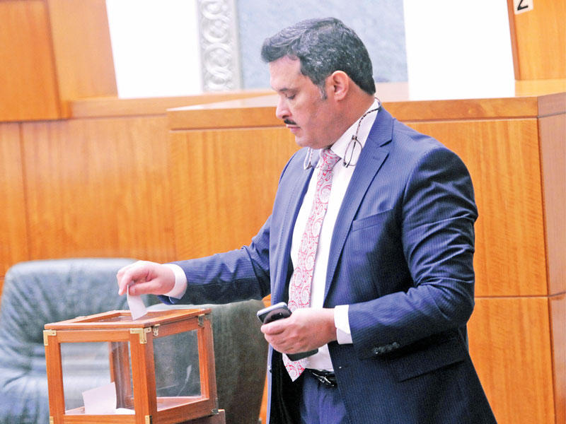 وزير الصحة، د. جمال الحربي