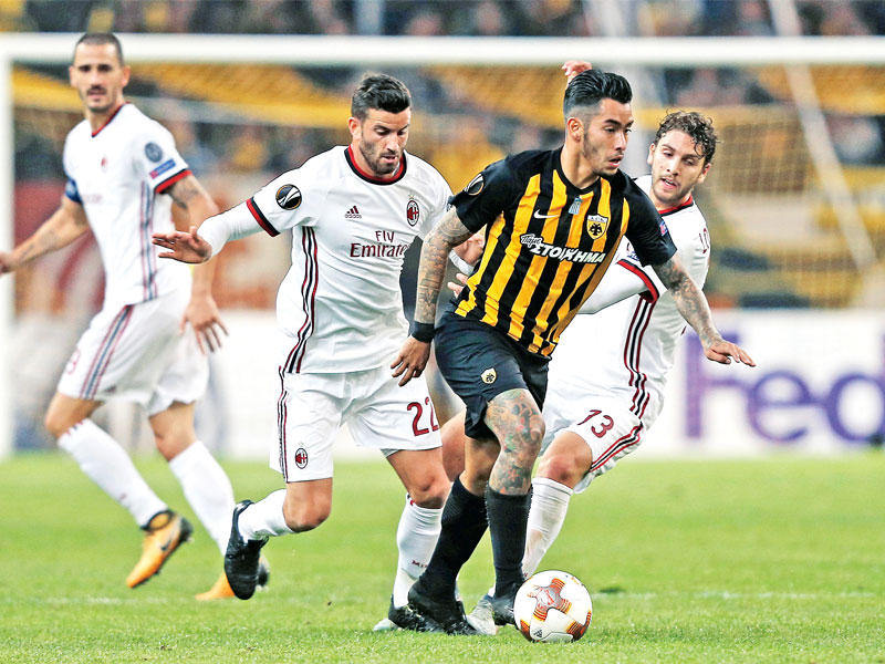 جانب من لقاء ميلان وايك أثينا