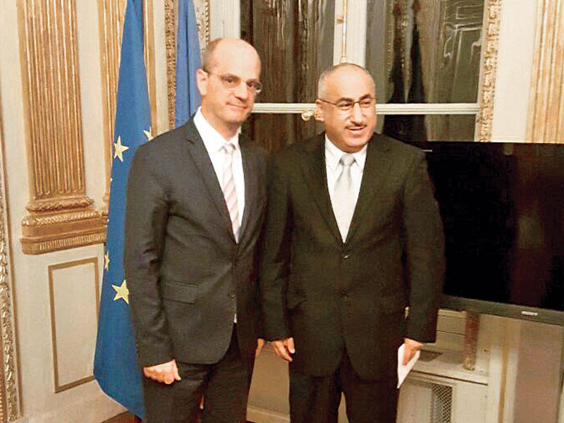 مدير منظمة «يونسكو» خلال لقائه الفارس